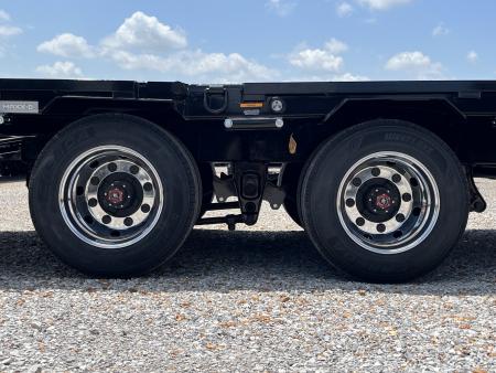 New 2027 MAXXD 102"X32' 30K Hydraulic Dovetail Gooseneck Trailer