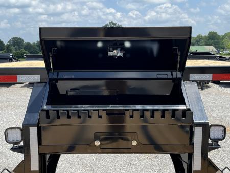 New 2027 MAXXD 102"X32' 30K Hydraulic Dovetail Gooseneck Trailer