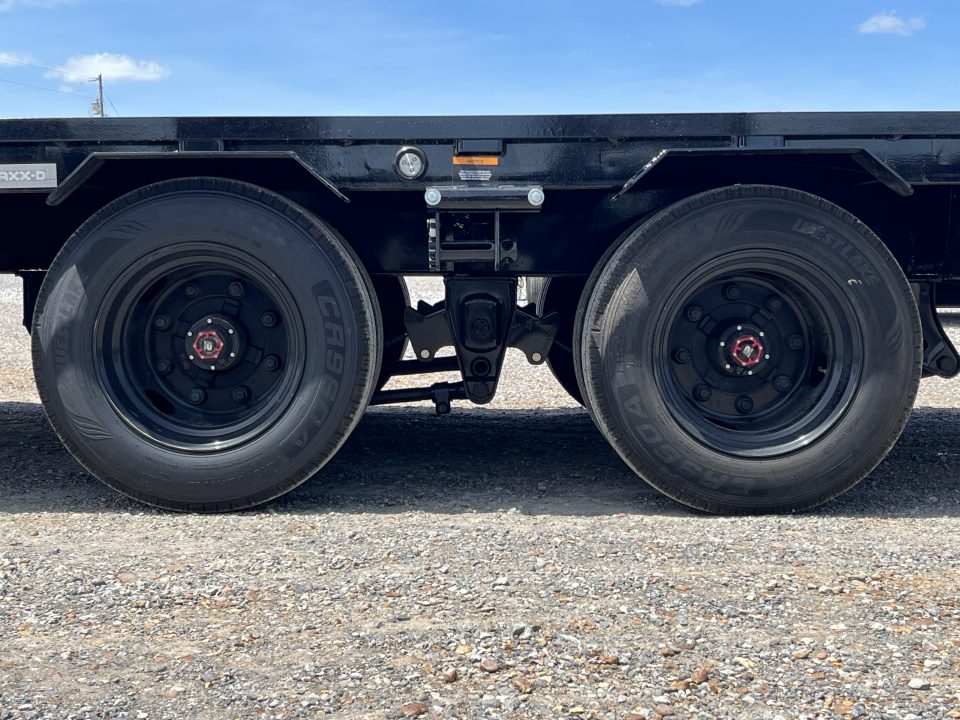 New 2027 MAXXD 102"X40' 30K Gooseneck Flatbed Trailer *ENGINEERED FRAME*