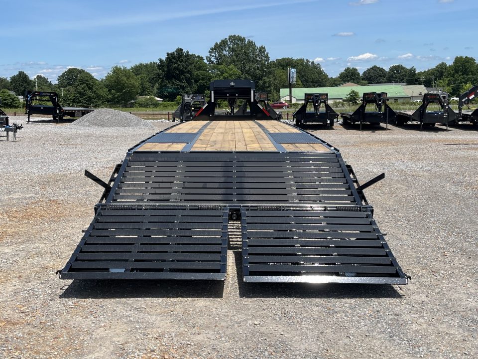 New 2027 MAXXD 102"X40' 30K Gooseneck Flatbed Trailer *ENGINEERED FRAME*