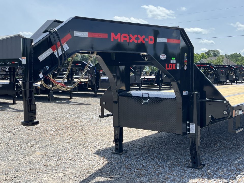 New 2027 MAXXD 102"X40' 30K Gooseneck Flatbed Trailer *ENGINEERED FRAME*
