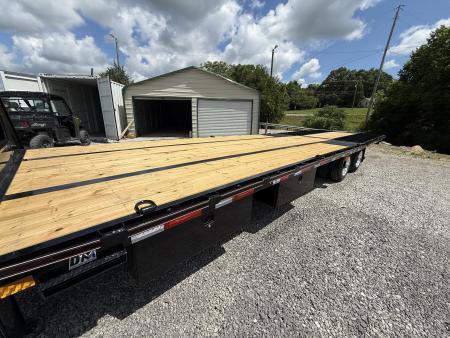New 2026 Diamond C FMAX 212 32’ Flatbed Trailer, PACESETTER EDITION, LITHIUM BATTERY,DISC BRAKES, HYD JACKS AND DOVETAIL, 17.5 ALUMINUM OUTER WHEELS