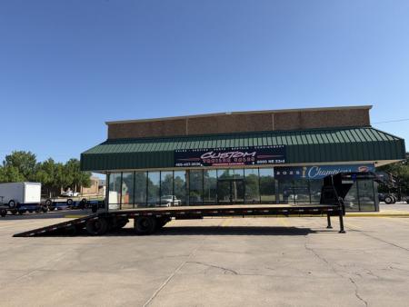 New #387400 2026 LOAD TRAIL GL 40 X 102 DUAL TANDEM LOW PRO 24K GOOSENECK W/ HYD. DOVE TAIL & JACKS