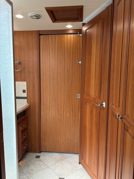 Used 2007 Allergo 42' Diesel Pusher Motorhome