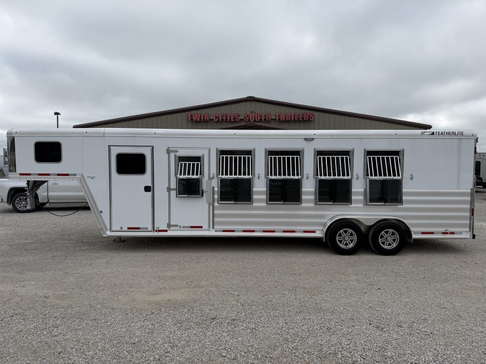 New 2026 Featherlite 5 Horse Gooseneck 9600 Horse Trailer