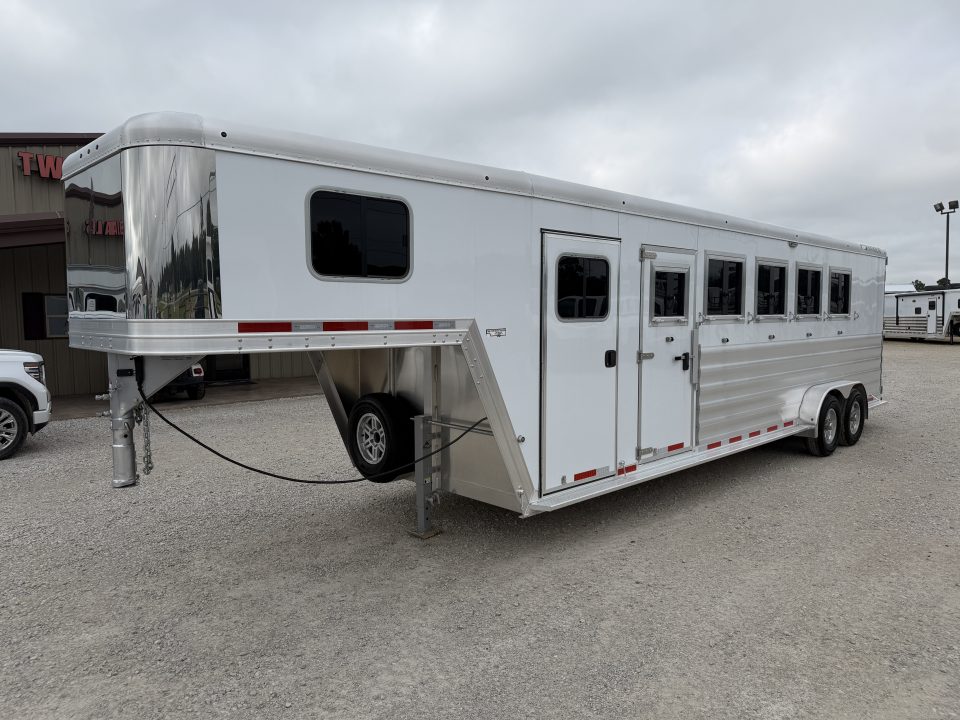 New 2026 Featherlite 5 Horse Gooseneck 9600 Horse Trailer