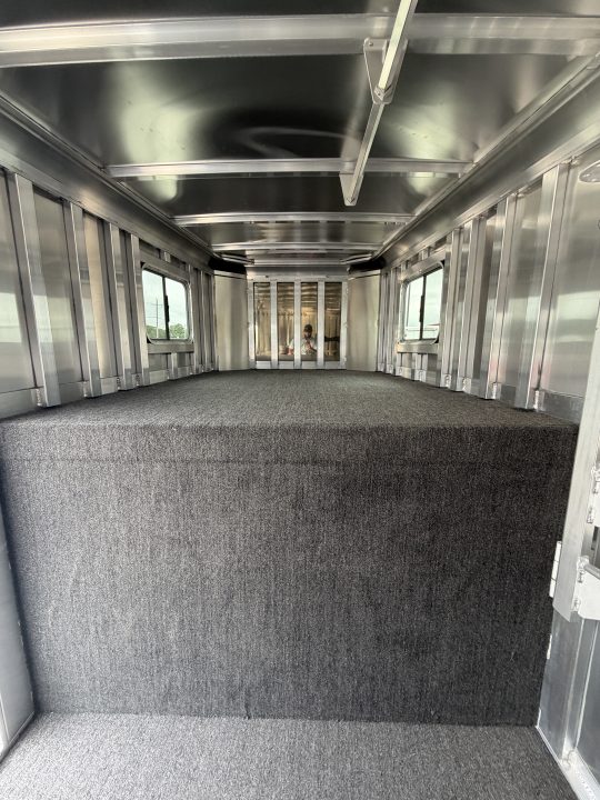 New 2026 Featherlite 5 Horse Gooseneck 9600 Horse Trailer