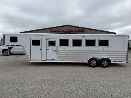 New 2026 Featherlite 5 Horse Gooseneck 9600 Horse Trailer