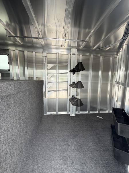New 2026 Featherlite 5 Horse Gooseneck 9600 Horse Trailer