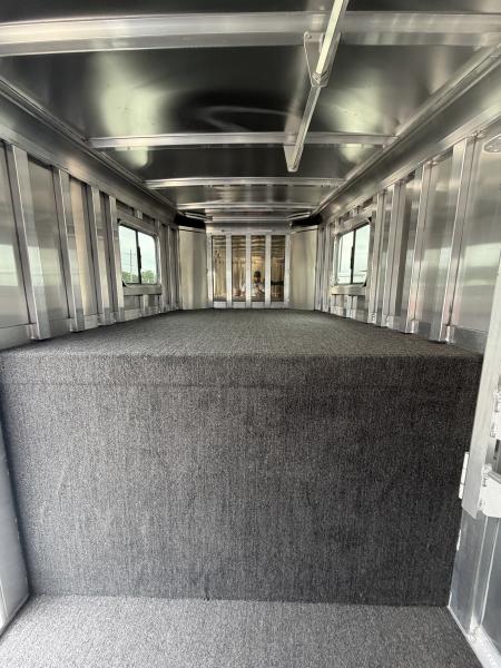 New 2026 Featherlite 5 Horse Gooseneck 9600 Horse Trailer