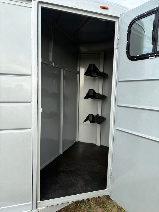 New 2026 Calico Trailers Tandem 7K 3-Horse Stock / Stock Combo Trailer