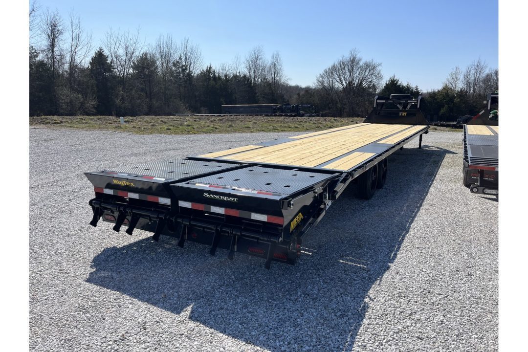 New 2027 Big Tex Trailers 102x40 Tandem 16GN w/ Max Ramps/ Ratchet Rail/ 17.5 Wheels and Tires Flatbed Trailer