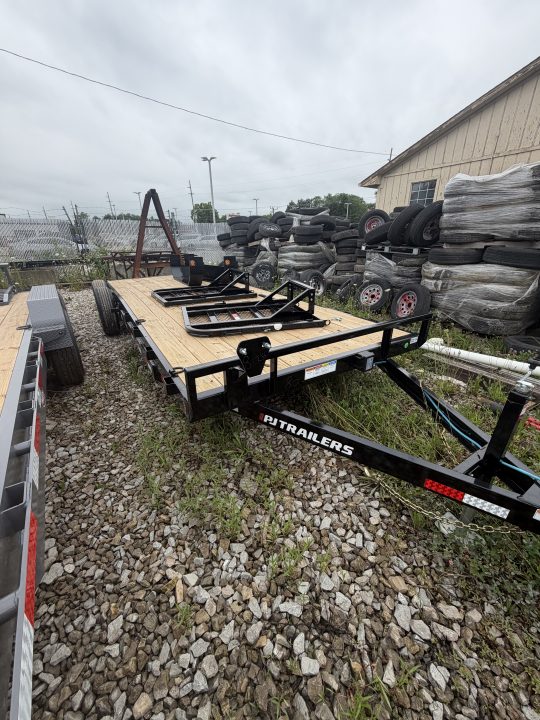 2027 PJ Trailers CE222