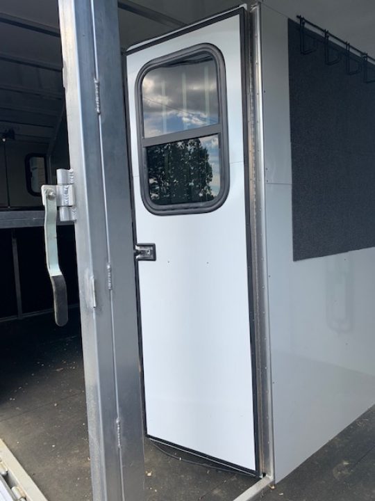 Used 2021 Kingston Trailers Newport Horse Trailer