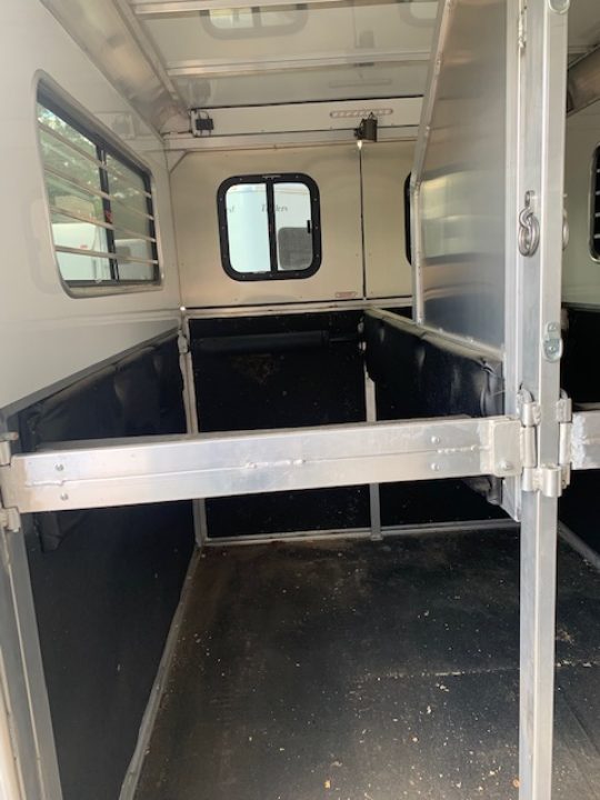 Used 2021 Kingston Trailers Newport Horse Trailer