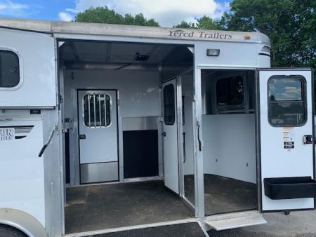Used 2021 Kingston Trailers Newport Horse Trailer