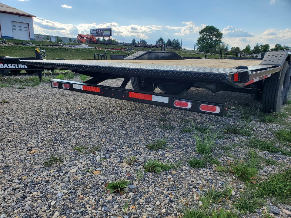 New 2026 Diamond C Trailers HXD207 Equipment Trailer / 15,500 GVWR / 102"x22'