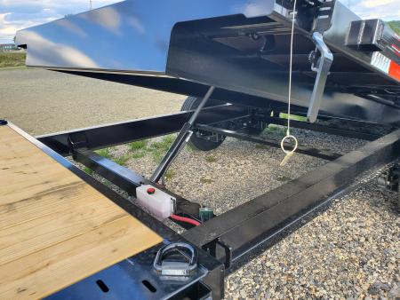 New 2026 Diamond C Trailers HXD207 Equipment Trailer / 15,500 GVWR / 102"x22'