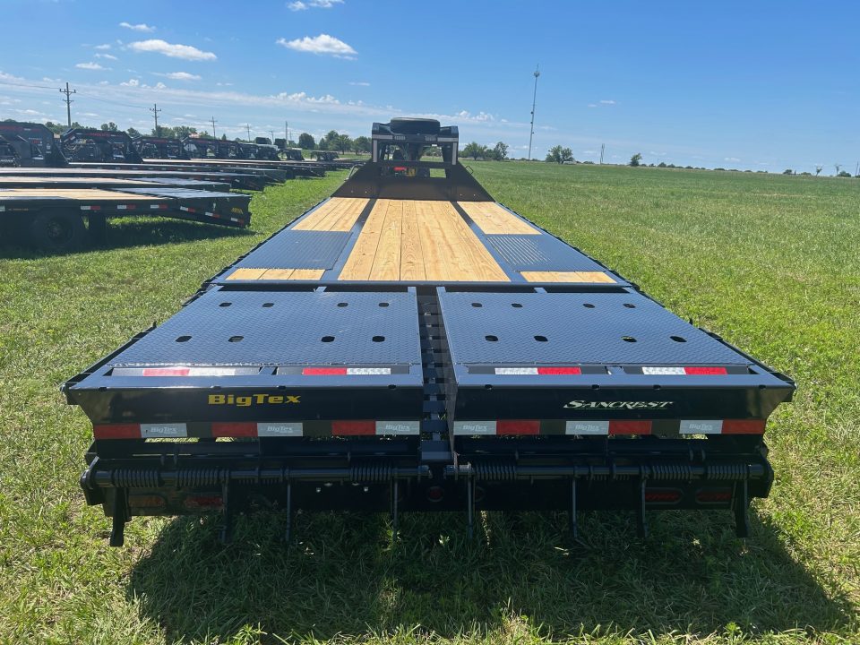 New 2027 Big Tex 102x25 Tandem 23.9K GN Flatbed w/ Mega Ramps, Load Lights, & 2-Speed Jacks
