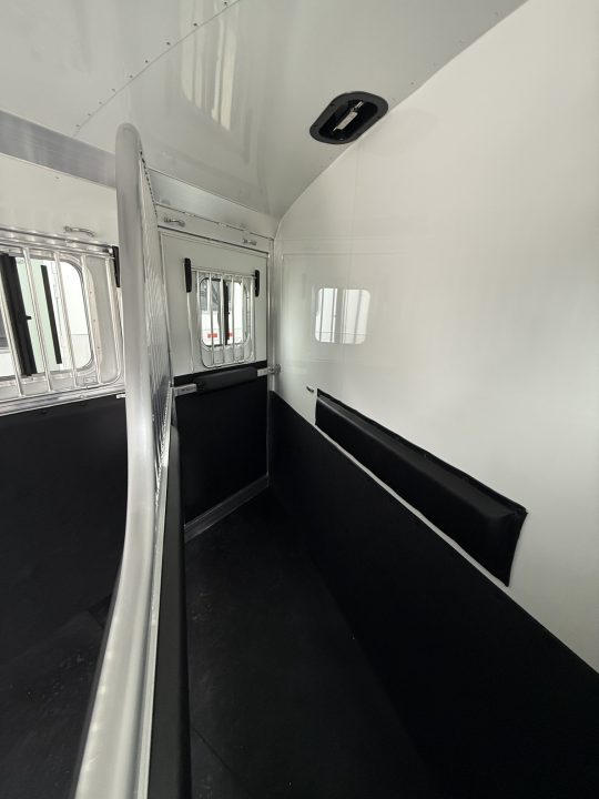 New 2027 4-Star Trailers 4 Horse Slant Cowboy Tack Gooseneck Horse Trailer
