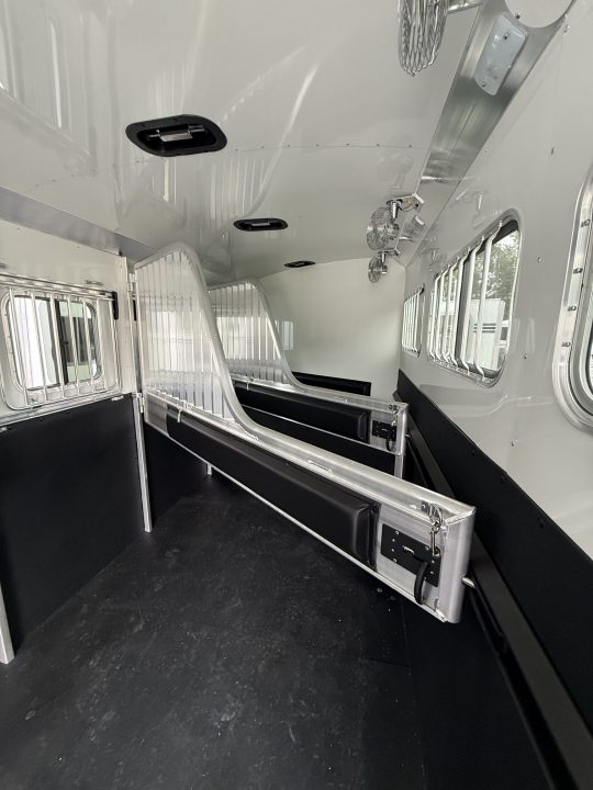 New 2027 4-Star Trailers 4 Horse Slant Cowboy Tack Gooseneck Horse Trailer