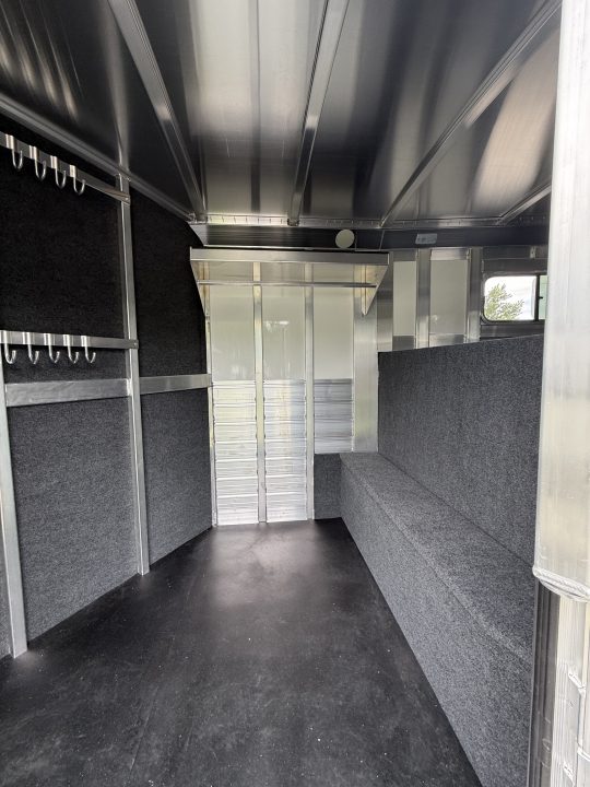 New 2027 4-Star Trailers 4 Horse Slant Cowboy Tack Gooseneck Horse Trailer