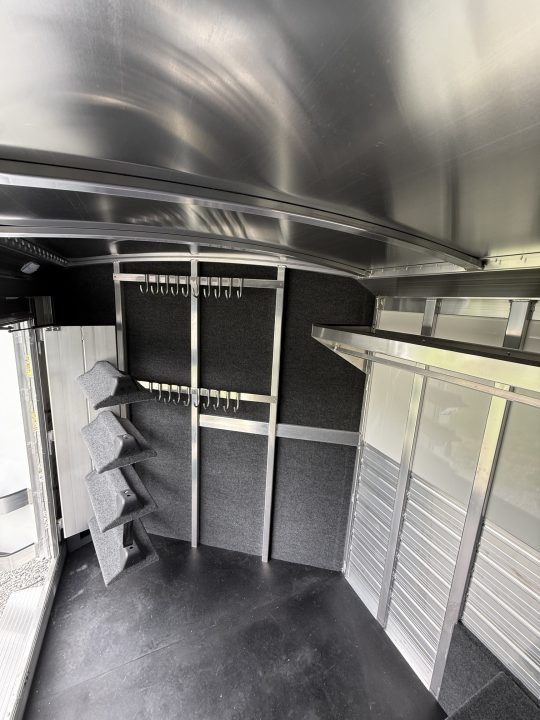 New 2027 4-Star Trailers 4 Horse Slant Cowboy Tack Gooseneck Horse Trailer