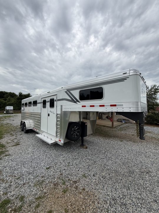 New 2027 4-Star Trailers 4 Horse Slant Cowboy Tack Gooseneck Horse Trailer