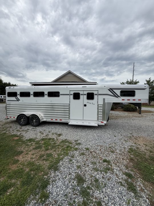 New 2027 4-Star Trailers 4 Horse Slant Cowboy Tack Gooseneck Horse Trailer