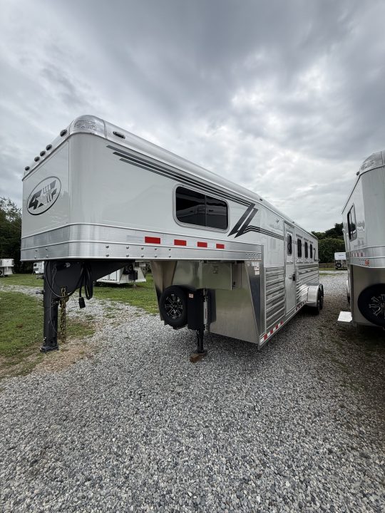 New 2027 4-Star Trailers 4 Horse Slant Cowboy Tack Gooseneck Horse Trailer