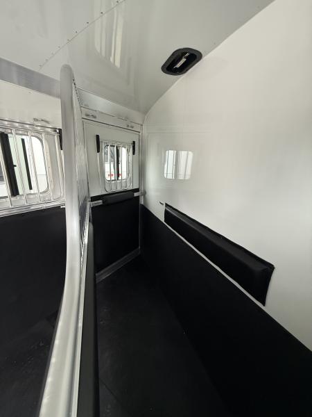 New 2027 4-Star Trailers 4 Horse Slant Cowboy Tack Gooseneck Horse Trailer
