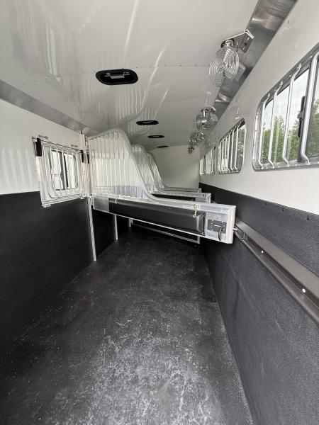 New 2027 4-Star Trailers 4 Horse Slant Cowboy Tack Gooseneck Horse Trailer