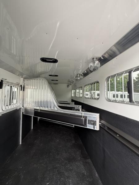 New 2027 4-Star Trailers 4 Horse Slant Cowboy Tack Gooseneck Horse Trailer