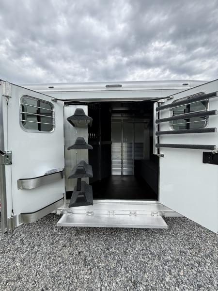 New 2027 4-Star Trailers 4 Horse Slant Cowboy Tack Gooseneck Horse Trailer