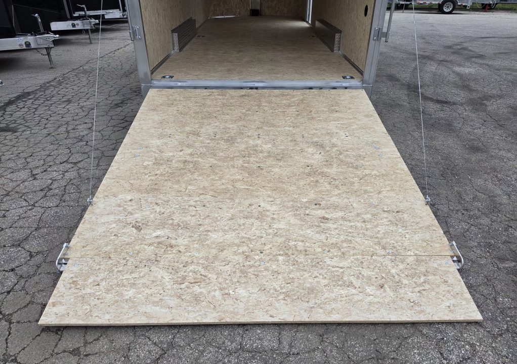 New 7.5 X 20 CARGO ENCLOSED REAR RAMP DOOR ALL ALUMINUM LIGHTNING 2027