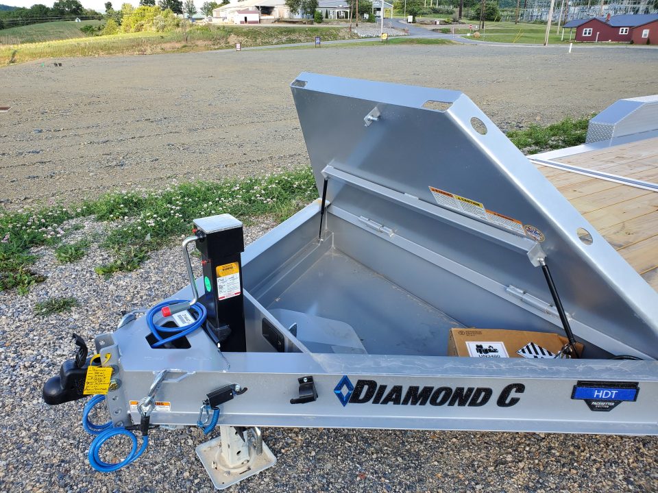 New 2026 Diamond C Trailers HDT207 Equipment Split Tilt Trailer / 15,500 GVWR / 82"x22'
