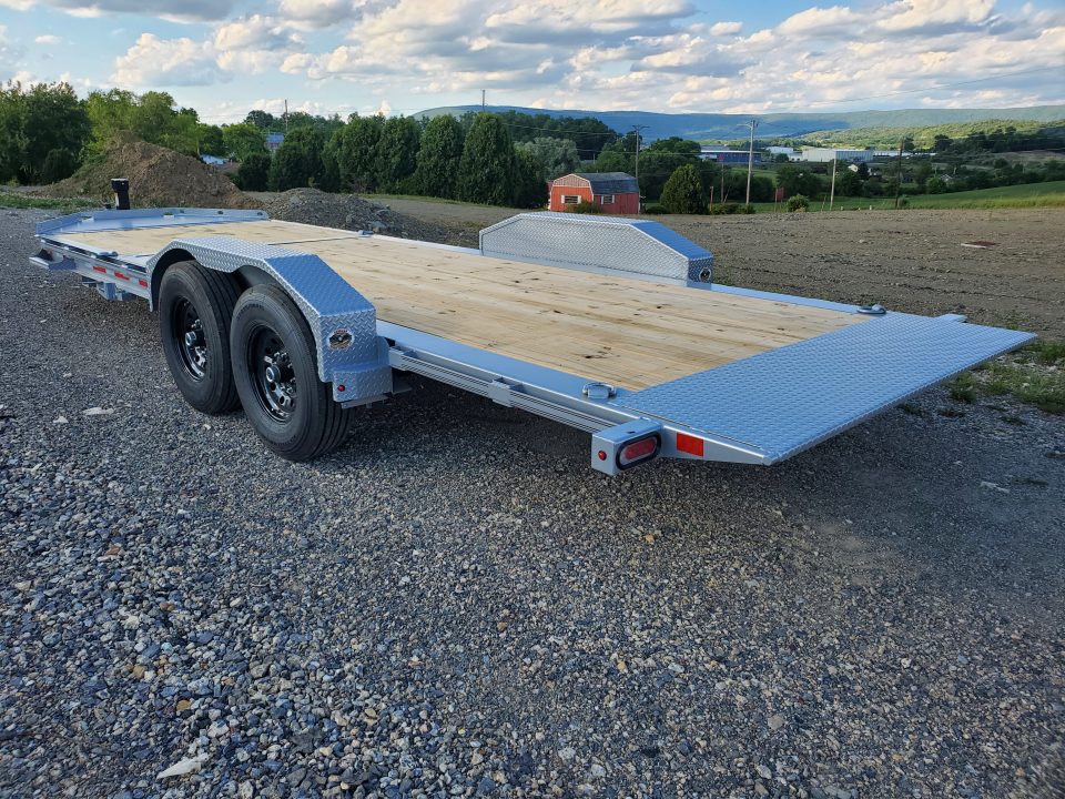 New 2026 Diamond C Trailers HDT207 Equipment Split Tilt Trailer / 15,500 GVWR / 82"x22'