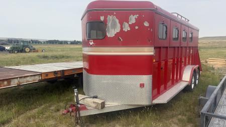 Used 1995 Logan Coach 4 Horse Trailer