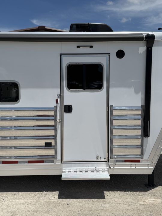 New 2026 Featherlite 4 Horse 17' Living Quarters 9' Slide Out Gooseneck Horse Trailer