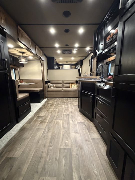 New 2026 Featherlite 4 Horse 17' Living Quarters 9' Slide Out Gooseneck Horse Trailer