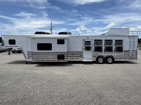 New 2026 Featherlite 4 Horse 17' Living Quarters 9' Slide Out Gooseneck Horse Trailer