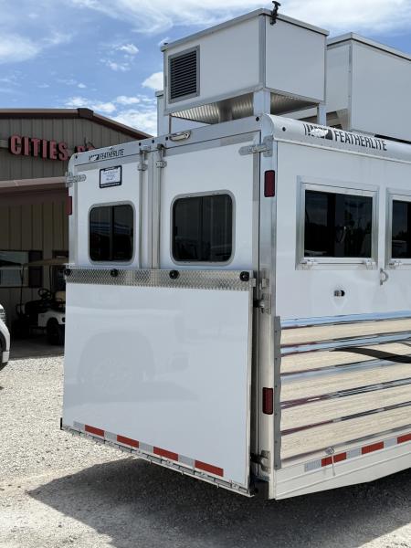 New 2026 Featherlite 4 Horse 17' Living Quarters 9' Slide Out Gooseneck Horse Trailer