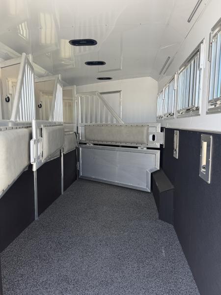 New 2026 Featherlite 4 Horse 17' Living Quarters 9' Slide Out Gooseneck Horse Trailer