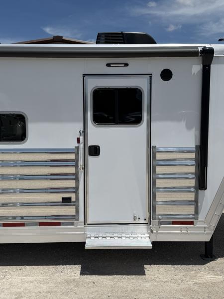 New 2026 Featherlite 4 Horse 17' Living Quarters 9' Slide Out Gooseneck Horse Trailer