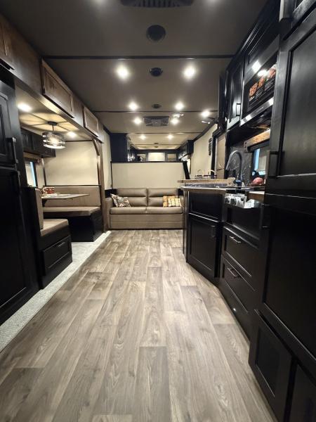 New 2026 Featherlite 4 Horse 17' Living Quarters 9' Slide Out Gooseneck Horse Trailer