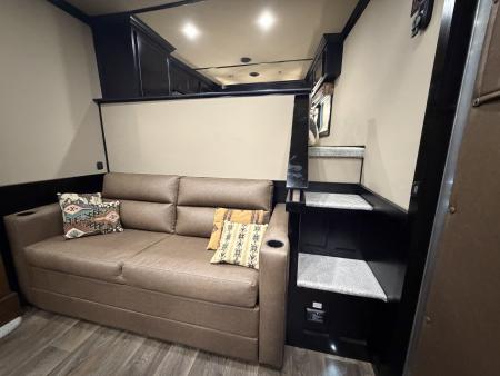 New 2026 Featherlite 4 Horse 17' Living Quarters 9' Slide Out Gooseneck Horse Trailer