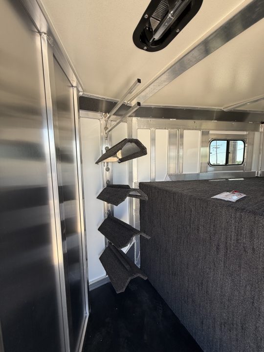 New 2027 Hart Trailer SHORT GO Horse Trailer