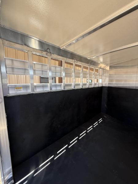 New 2027 Hart Trailer SHORT GO Horse Trailer
