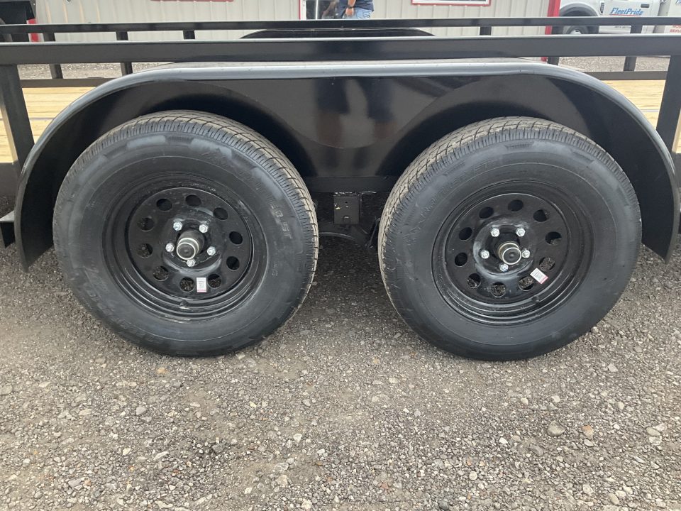 New 2026 Commander 83"x18' Tandem Axle Utility