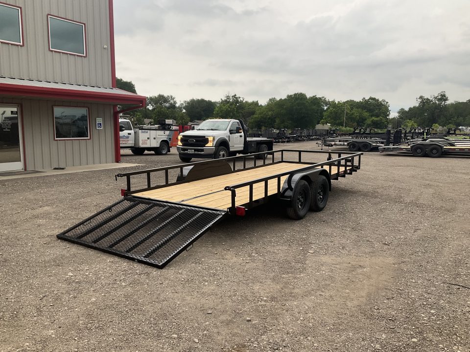 New 2026 Commander 83"x18' Tandem Axle Utility